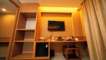 Coffres-forts dans les chambres, bureau, Wi-Fi gratuit, draps fournis