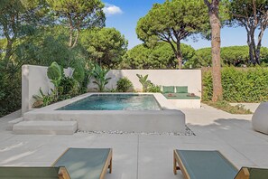 Pool - Villa Pinar in Conil with Private Pool, Wi-Fi, and Air Conditioning (Conil de la Frontera)