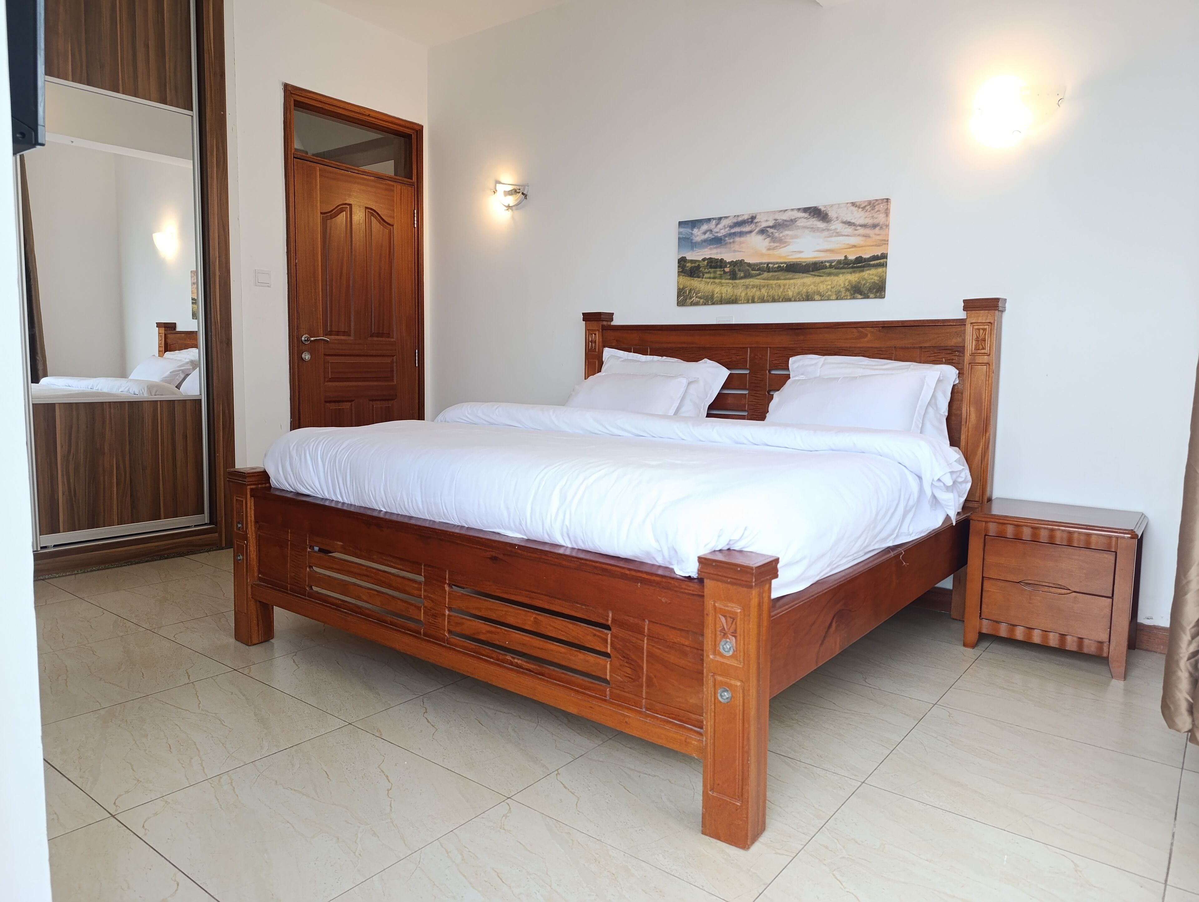 Apartament Comfort, vistes a la ciutat | Planxa i posts de planxar i wifi gratuïta 