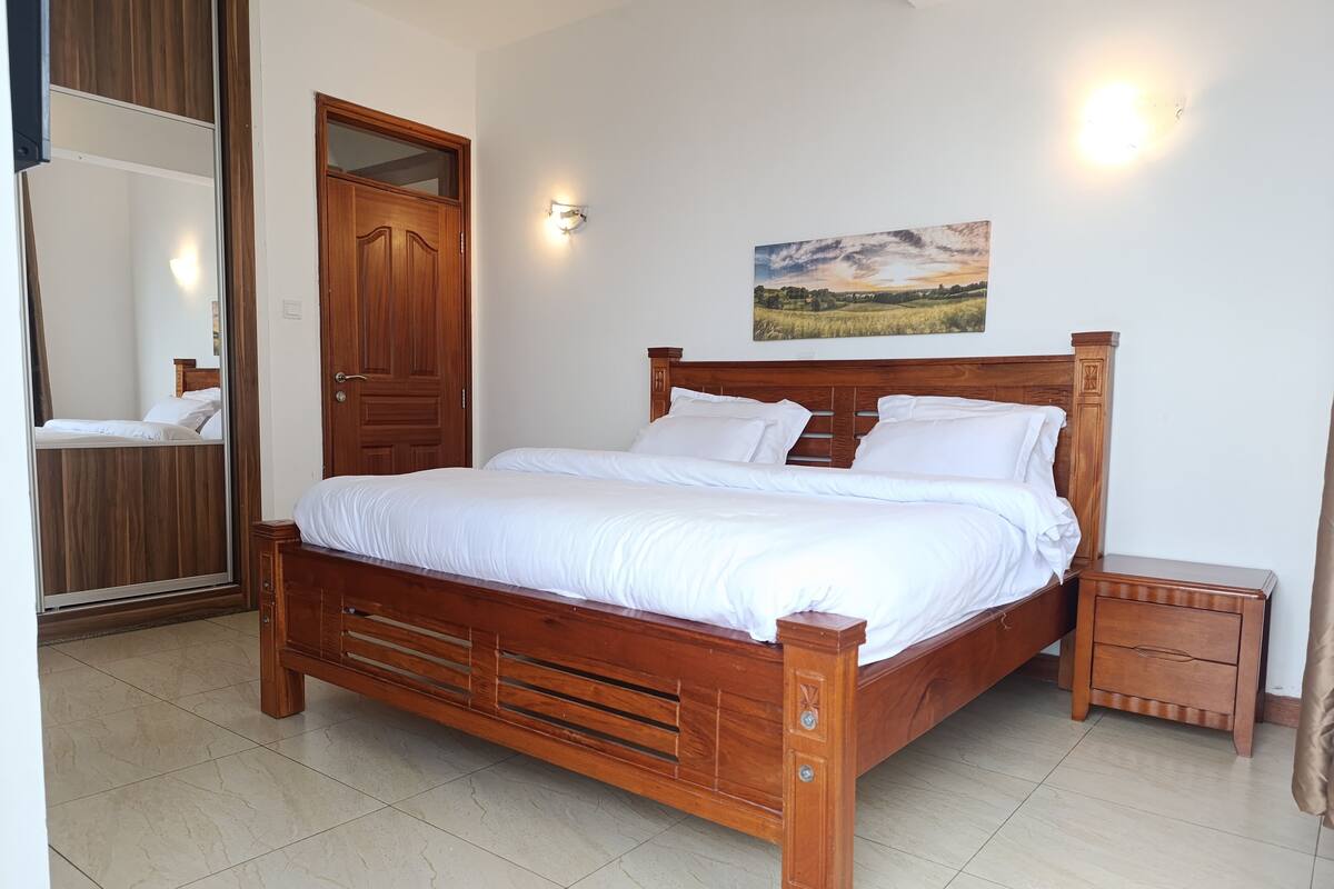Comfort Apartment, City View | Iron/ironing board, free WiFi