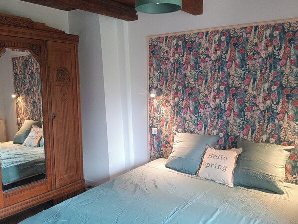 Room - Vrbo Property (Dampierre-sur-Linotte)
