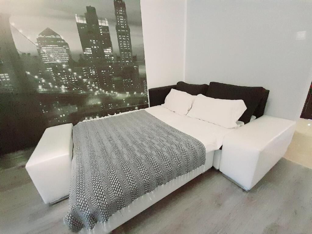 Apartment, Balkon, Stadtblick | Bügeleisen/Bügelbrett, kostenloses WLAN