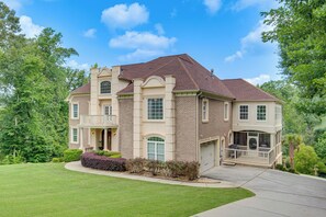 Exterior - Game Room + Heated Pool: Stunning Atlanta Estate (Atlanta)