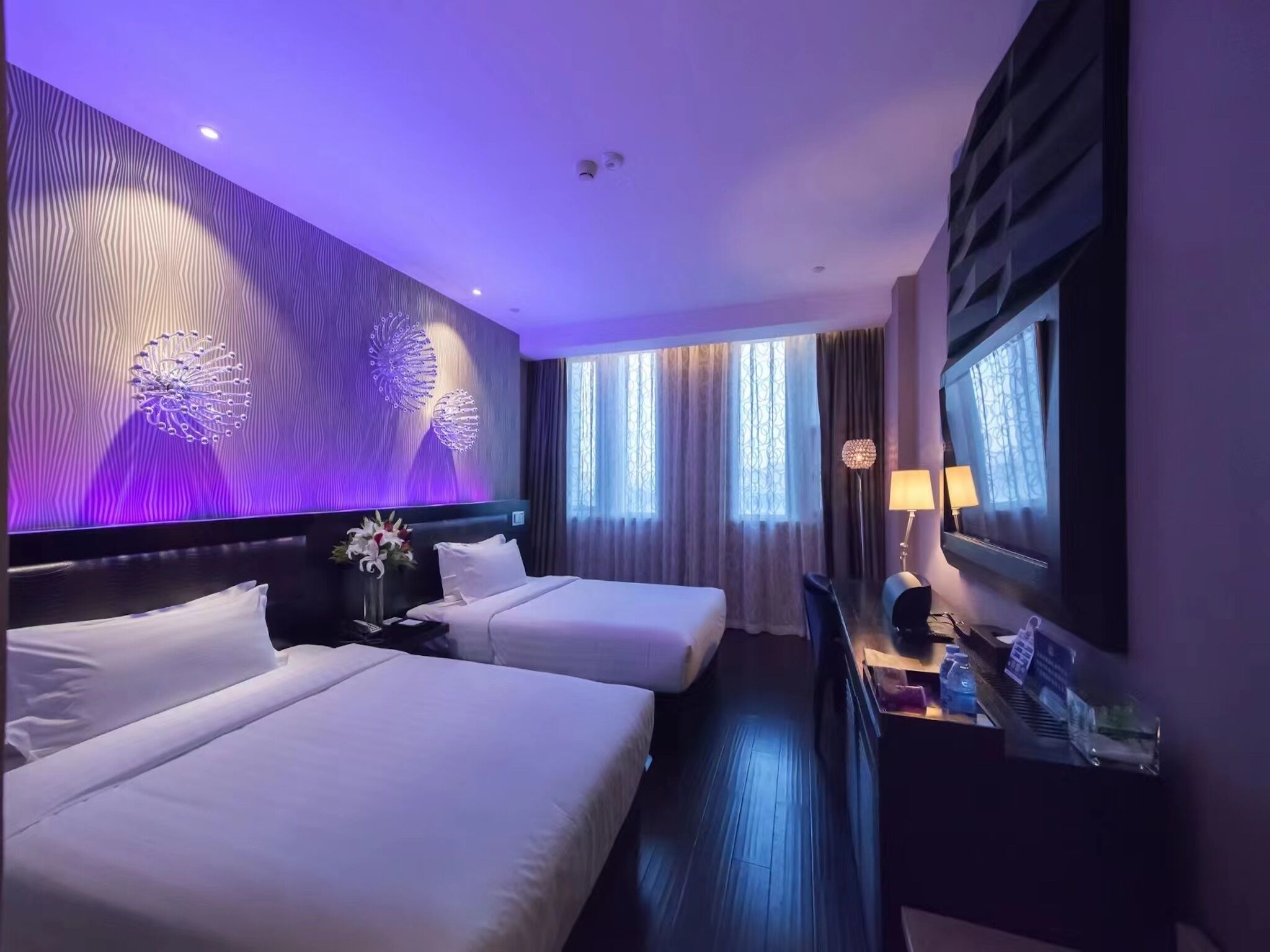 Deluxe Twin Room, Pets not allowed | Premium bedding, down duvets, pillow-top beds, free minibar