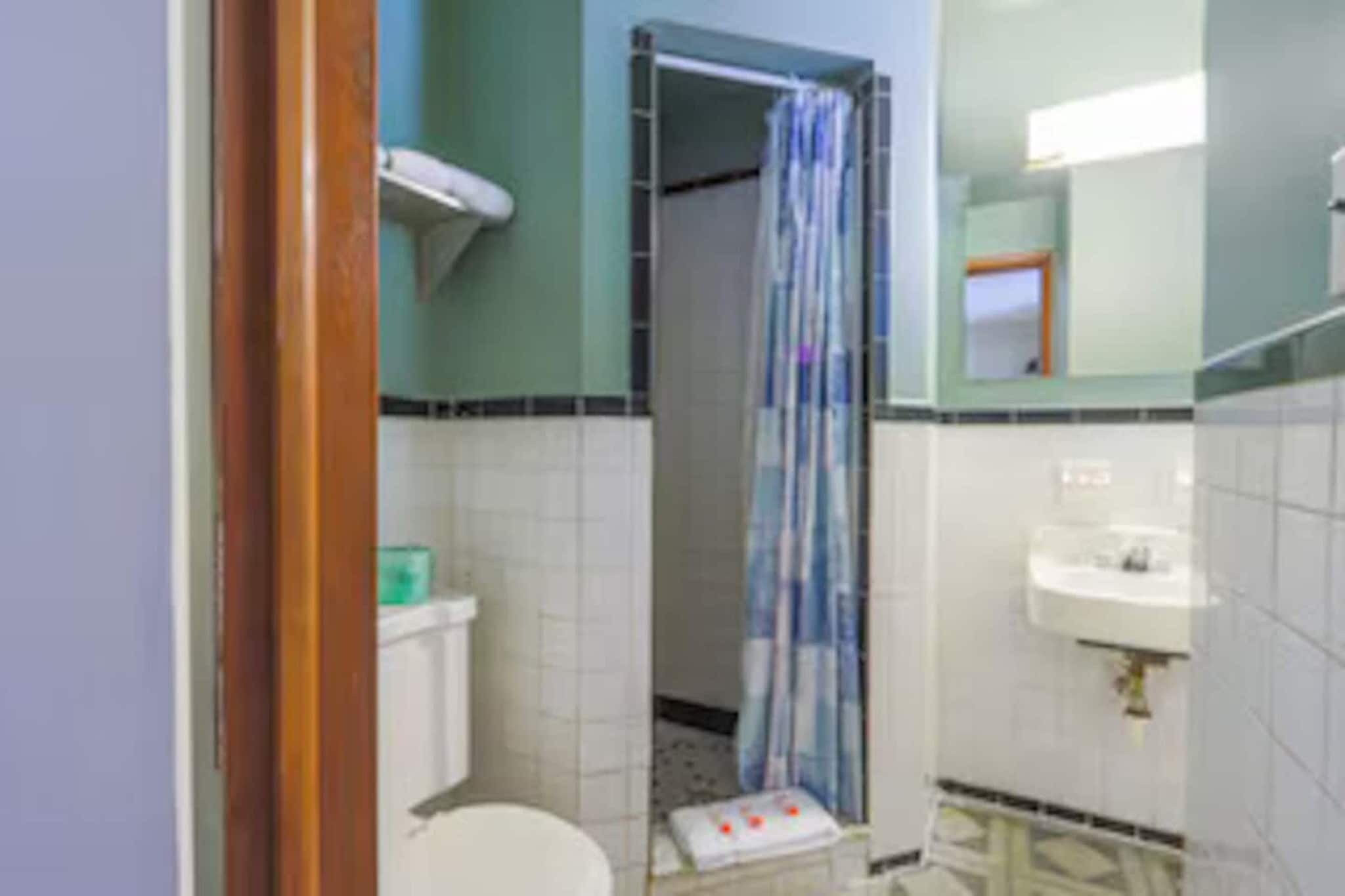 Shower, towels