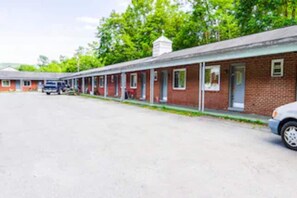 Exterior - Cozy 1 Bedroom Apartment|Beaver WV (Beaver WV)