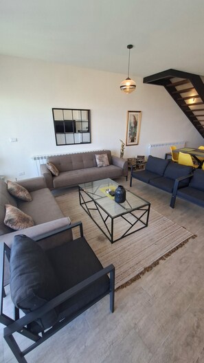 Living area - Ski Hut - Faqra - 3 bedroom apartment 2 min from Faqra Club (Kfardibiane)