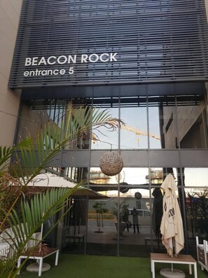Exterior detail - Luxury 3 Bedroom Penthouse - Umhlanga Rocks (uMhlanga)