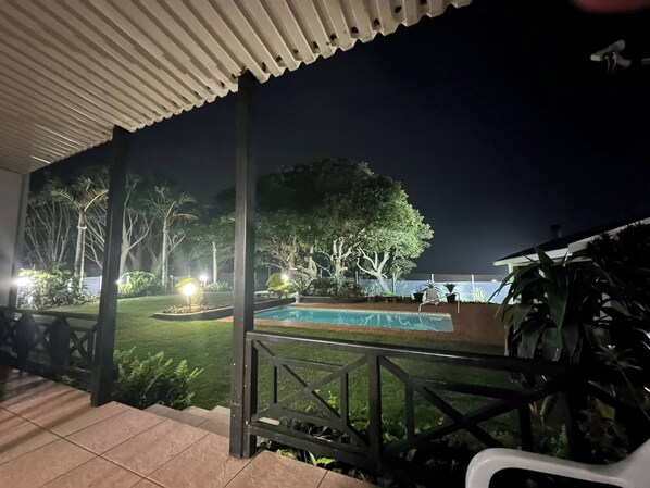 Pool - Stunning Sea Views & Direct Beach Access (Margate)