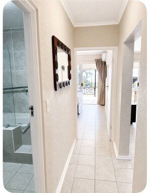 Bathroom - Stunning Sea Views & Direct Beach Access (Margate)