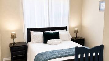 Iron/ironing board, internet, bed sheets
