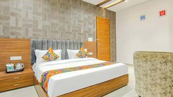 Luxe suite | Lakens van Egyptisch katoen, luxe beddengoed, een kluis op de kamer