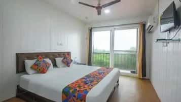 In-room safe, desk, free WiFi, bed sheets