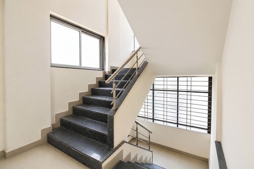 Fabhotel Silver Star