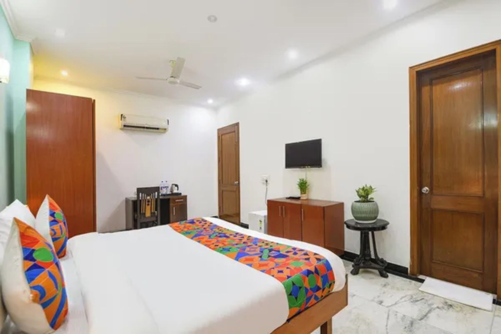 Premium Room | Egyptian cotton sheets, premium bedding, in-room safe, desk