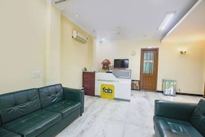 Reception - Fabhotel The Silken Stay 130 (Gurugram)