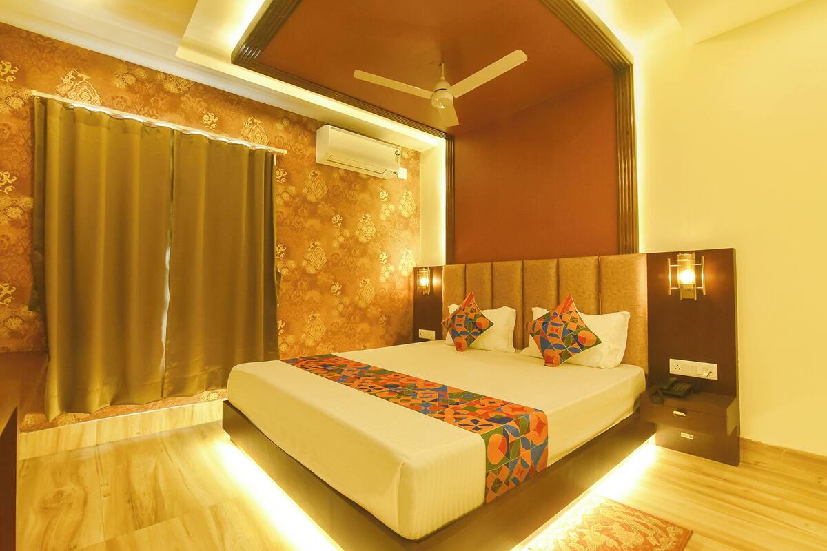 Premium Room | Egyptian cotton sheets, premium bedding, in-room safe, desk