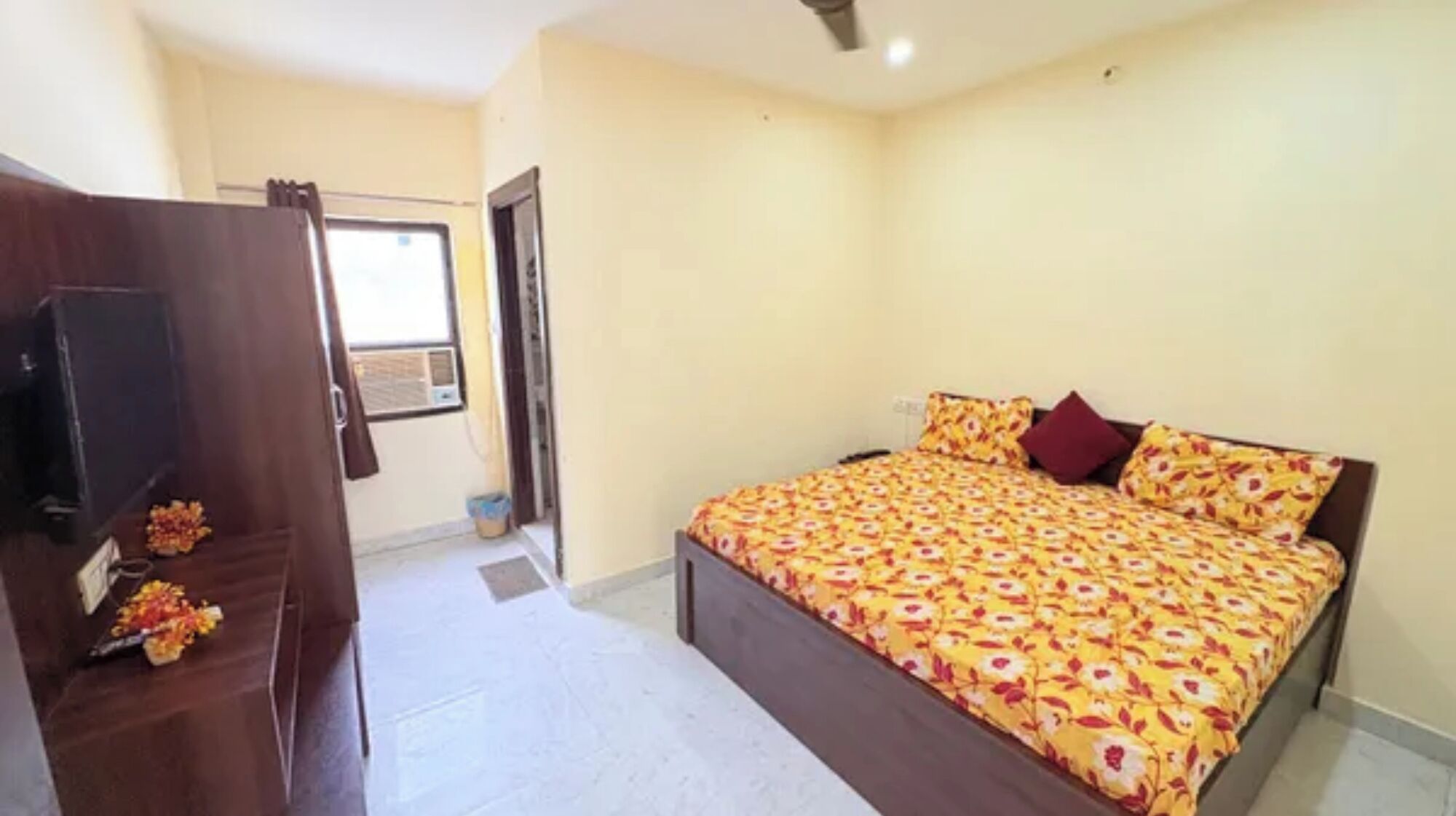 Deluxe Room | Egyptian cotton sheets, premium bedding, in-room safe, desk