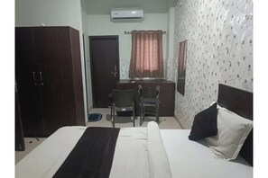 Room - Fabhotel Shree (Indore)