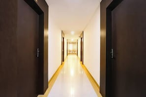 Lobby - Fabhotel Shree (Indore)