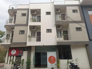 Exterior - Fabhotel Shree (Indore)