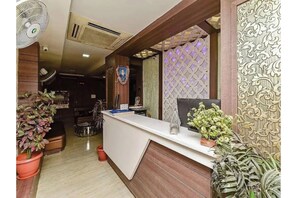 Reception - Fabhotel Brij Palace (Bhopal)