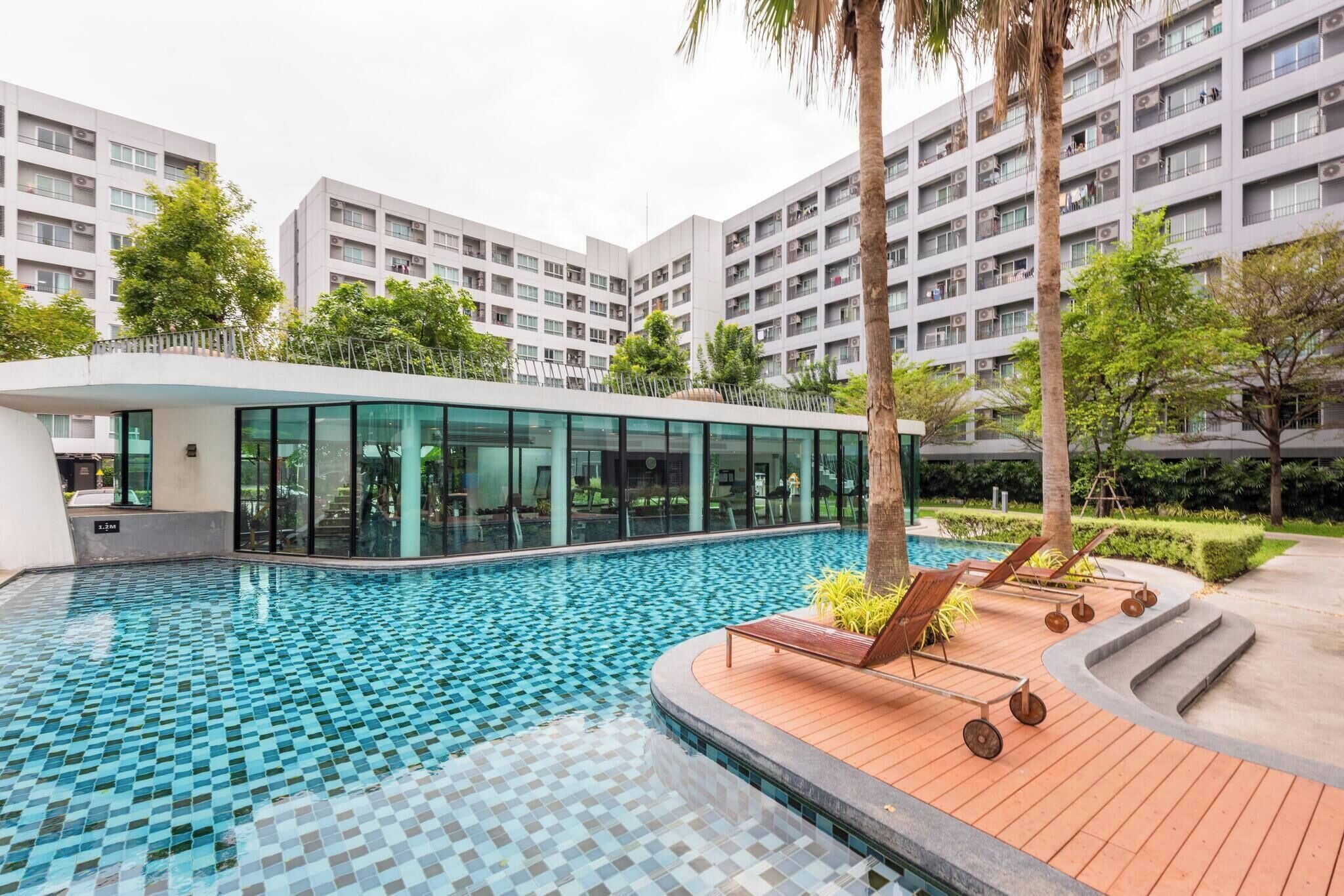 อพาร์ทเมนท์, 1 ห้องนอน, พร้อมสิ่งอำนวยความสะดวกสำหรับผู้พิการ, ระเบียง | สระว่ายน้ำ | สระว่ายน้ำกลางแจ้ง