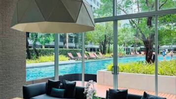 Apartment, 1 Bedroom, Accessible, Balcony | Living room