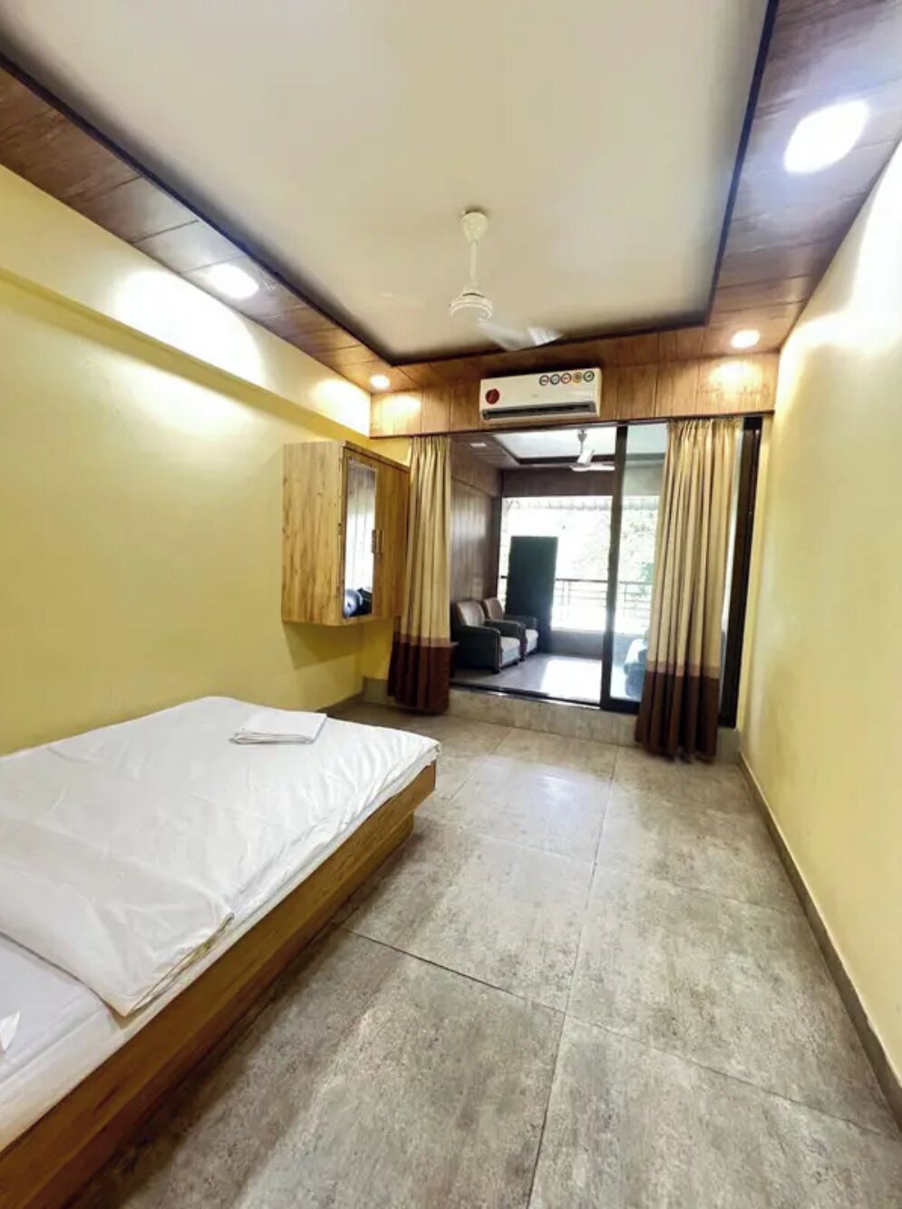 Deluxe Room | Egyptian cotton sheets, premium bedding, in-room safe, desk