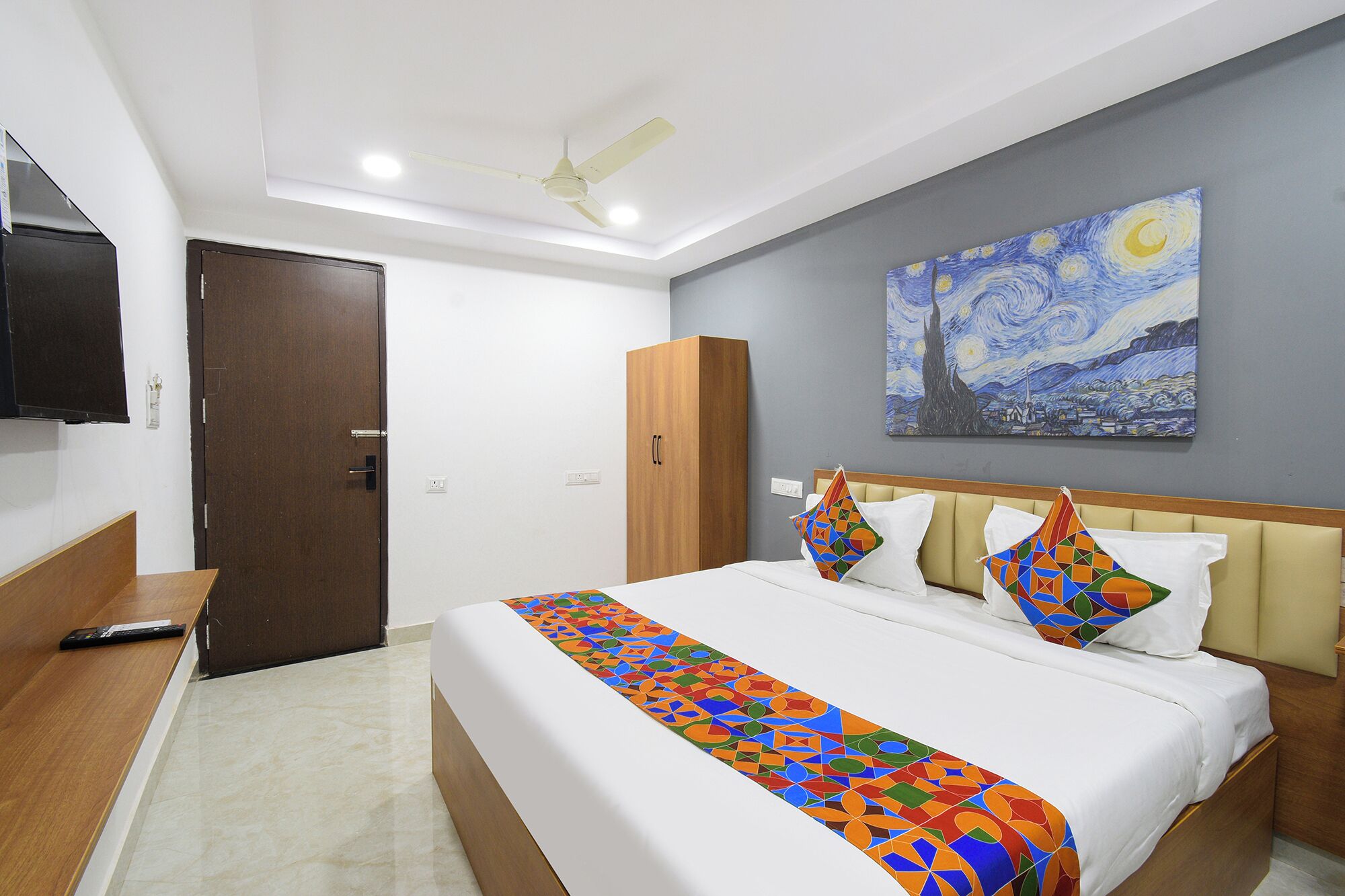 Premium Room | Egyptian cotton sheets, premium bedding, in-room safe, desk