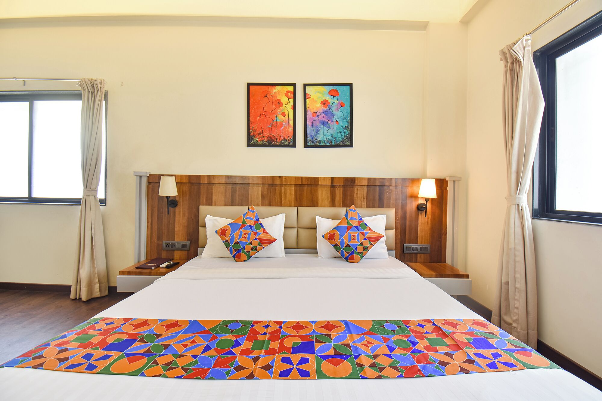 Egyptian cotton sheets, premium bedding, in-room safe, desk