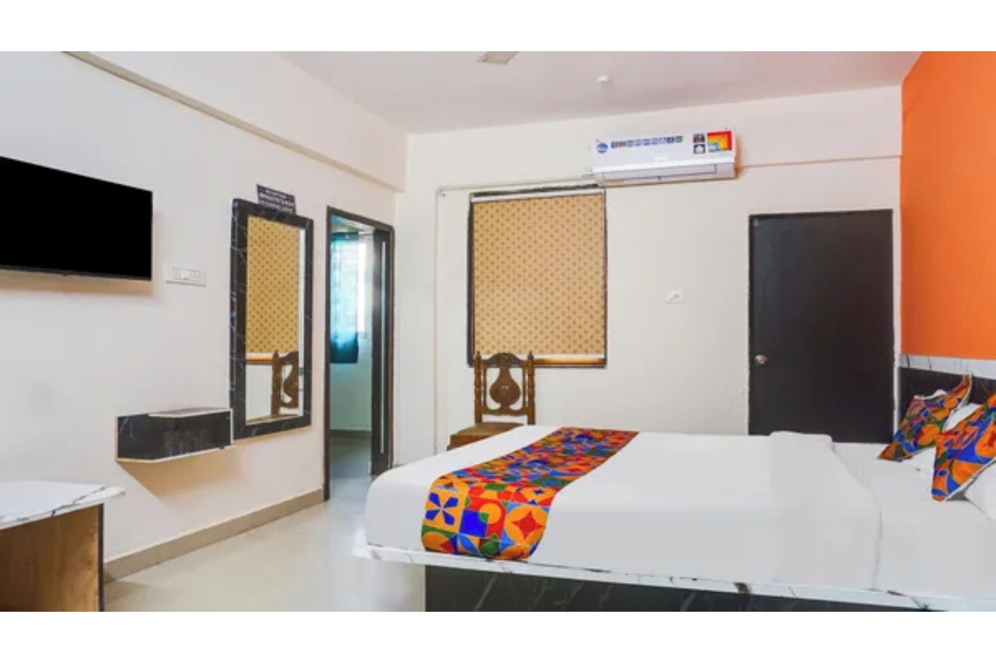 Deluxe Room | Egyptian cotton sheets, premium bedding, in-room safe, desk