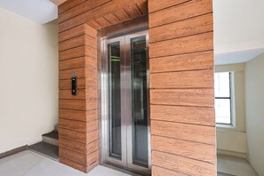 Elevator - Fabhotel Scons Inn (Visakhapatnam)