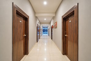 Lobby - Fabhotel Pillow & Pesto (Noida)