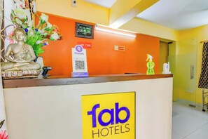 Reception - Fabhotel New Kolkata Residency Inn (Kolkata)