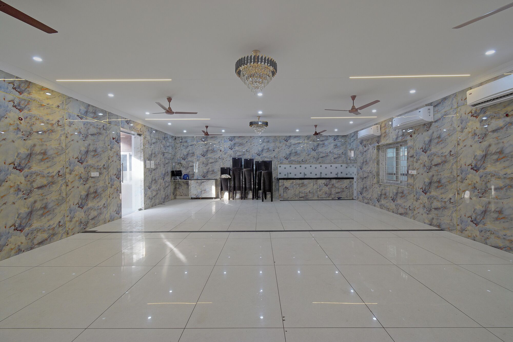 Banquet hall