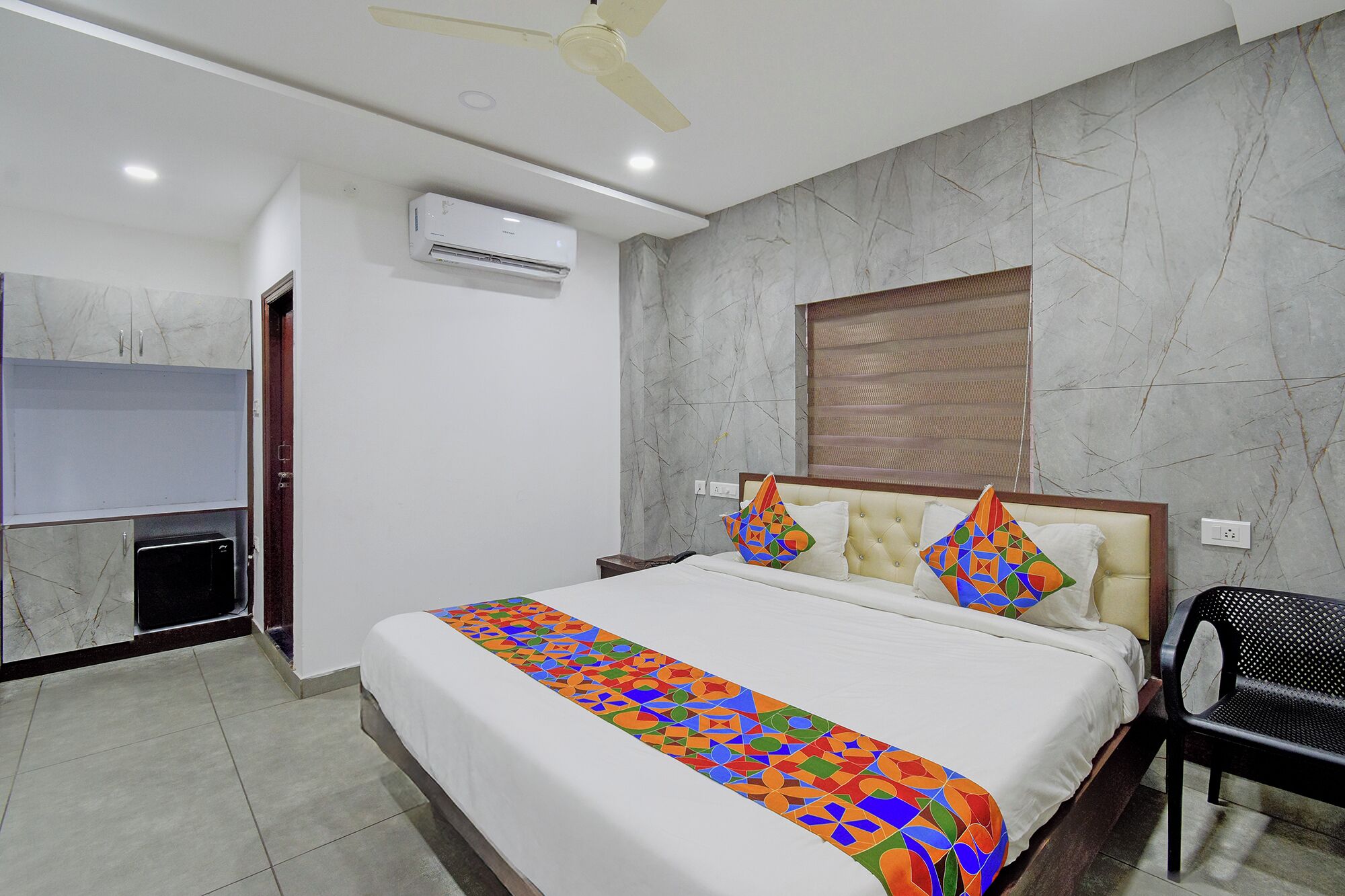 Luxury Suite | Egyptian cotton sheets, premium bedding, in-room safe, desk