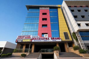Exterior - Fabhotel Nakshatra Grand (Hyderabad)