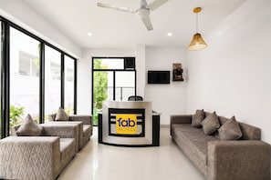 Reception - Fabhotel The G Stay (Pune)
