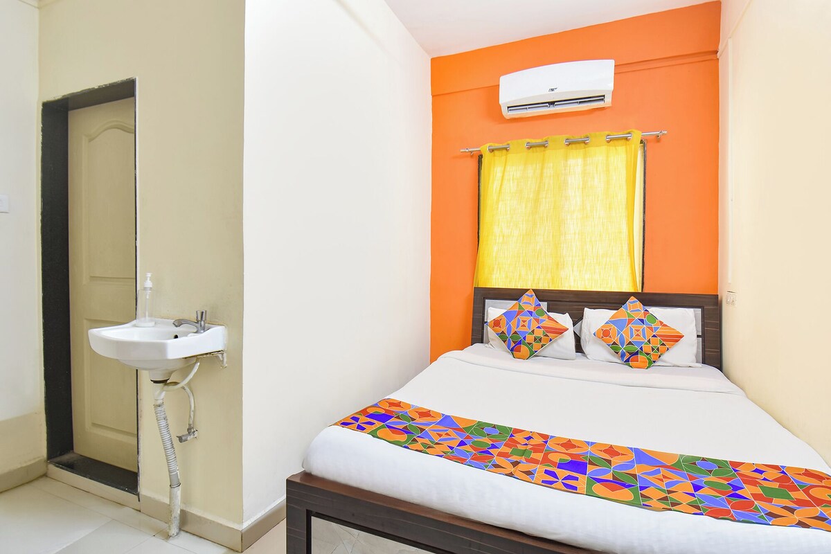 Phòng Deluxe | Bộ trải giường bằng vải cotton Ai Cập, bộ đồ giường cao cấp, bàn 