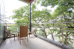 Balcony - Fabhotel Prime Golden Leaf (Bangalore)