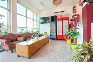 Reception - Fabhotel The Yash Resort (Faizabad)