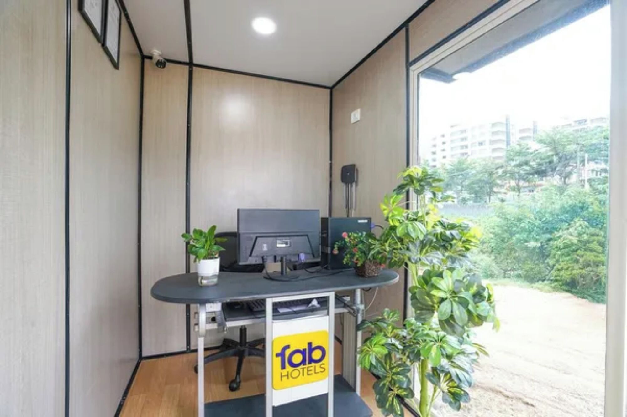 Quầy tiếp tân
