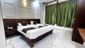Premium Room | Egyptian cotton sheets, premium bedding, in-room safe, desk - Fabhotel Orion Inn (Jaipur)