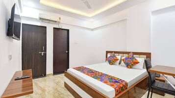 Egyptian cotton sheets, premium bedding, free WiFi, bed sheets