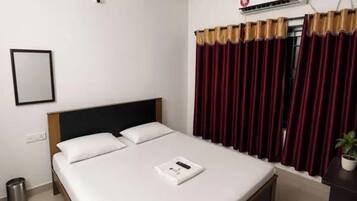 Phòng Deluxe | Bộ trải giường bằng vải cotton Ai Cập, bộ đồ giường cao cấp