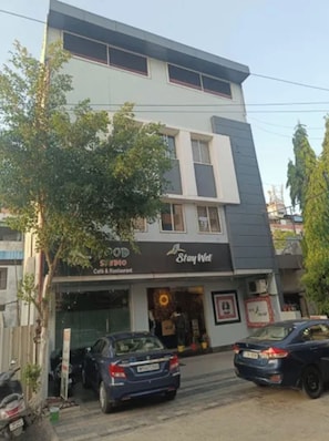 Front of property - Fabhotel Staywell (Indore)