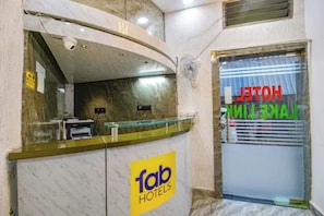 Reception - Fabhotel Lake Link (Bhopal)