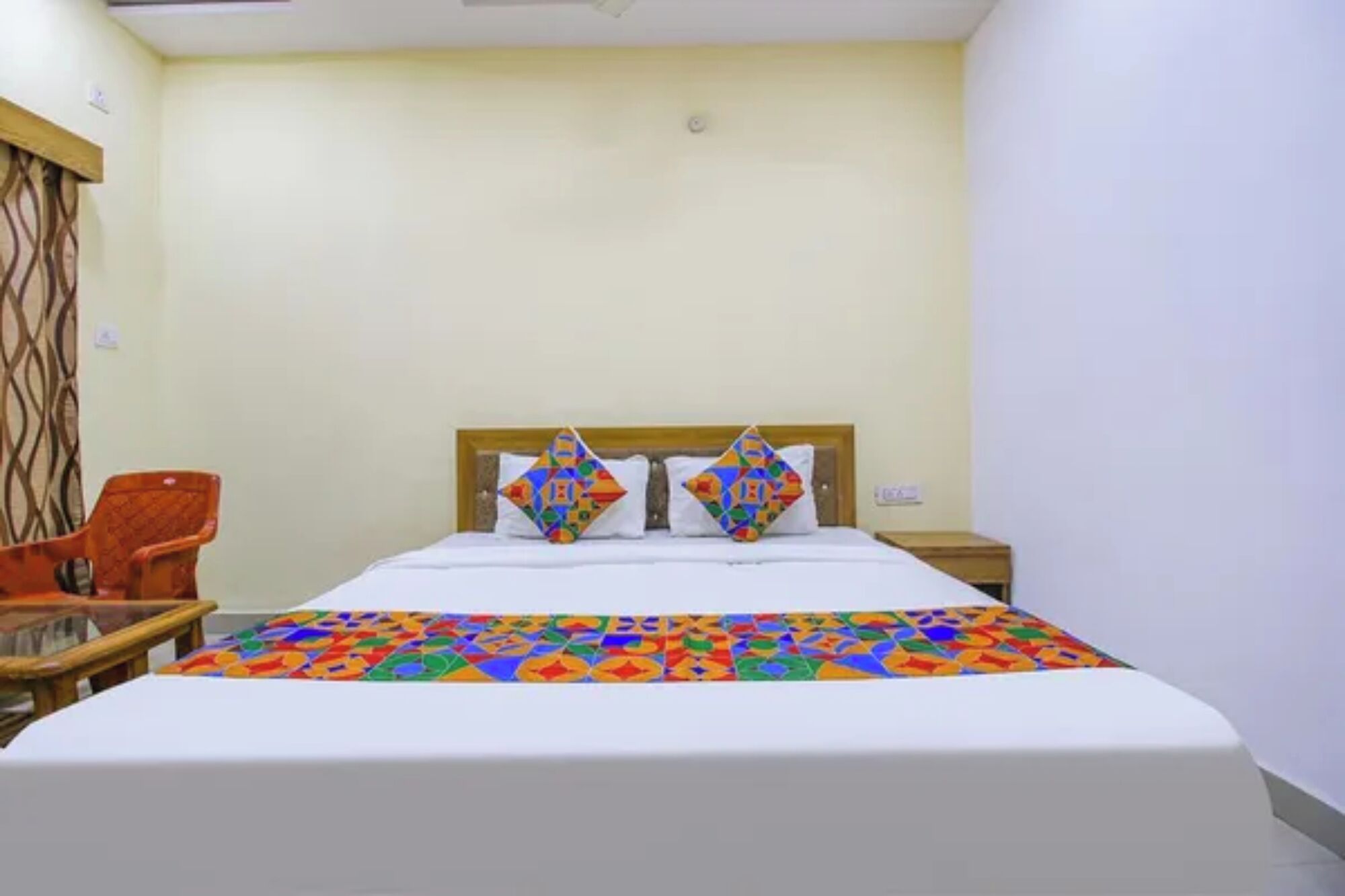 Deluxe Room | Egyptian cotton sheets, premium bedding, in-room safe, desk