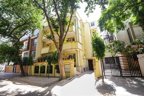 Exterior - Via Golden Gate Stayz (Gurugram)